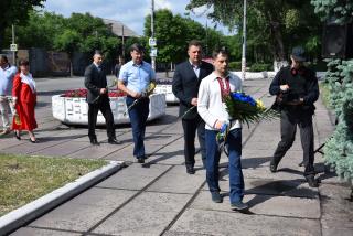 У Кам`янському вшанували пам`ять жертв політичних репресій